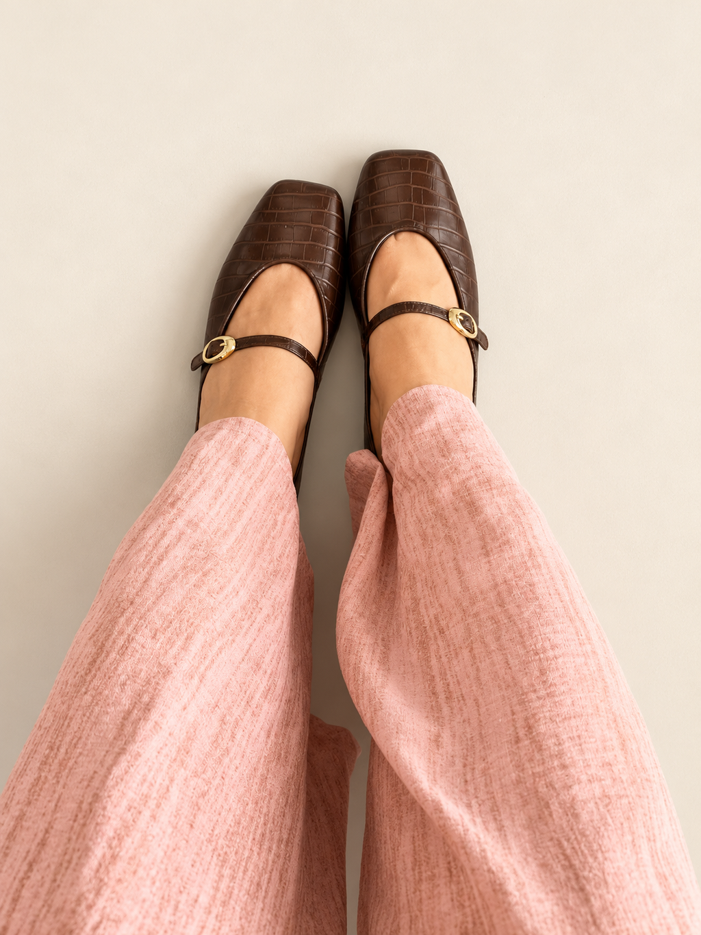 EVA COCO MULE -  Flats Mary Jane Punta Cuadrada Textura cocodrilo chocolate