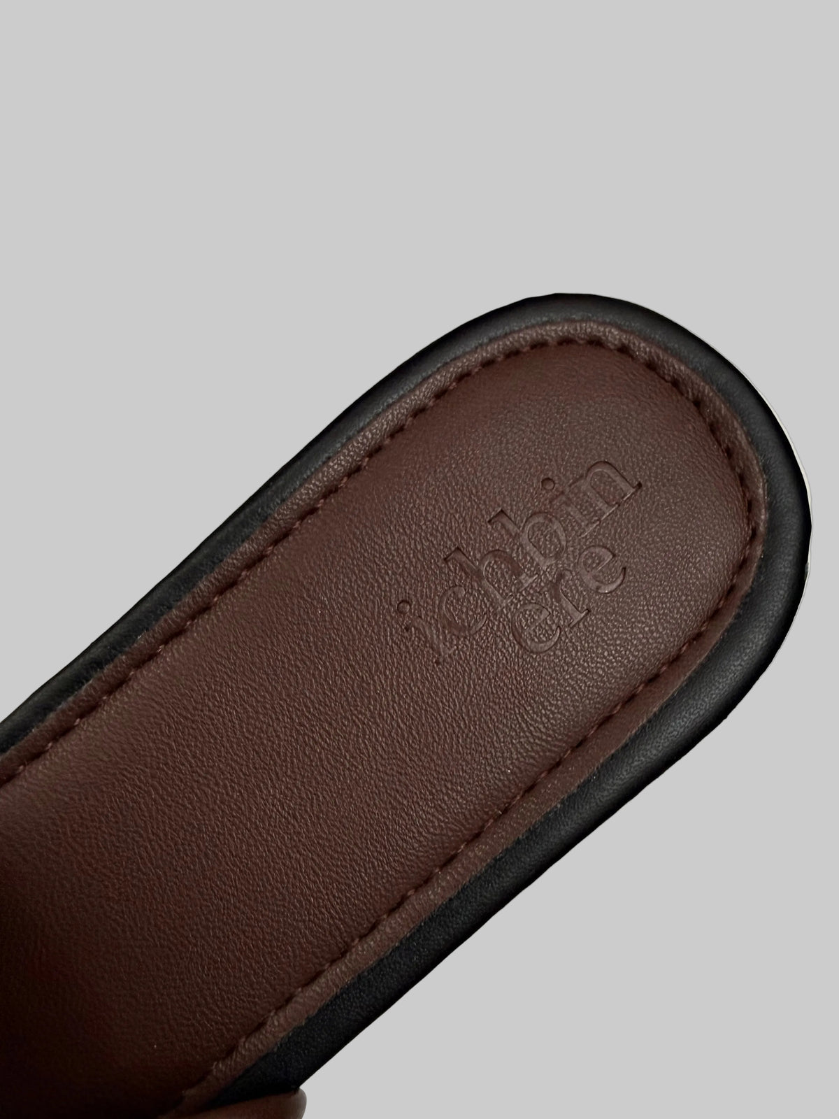 ROMA CHOCOLATE - Slingback de punta fina