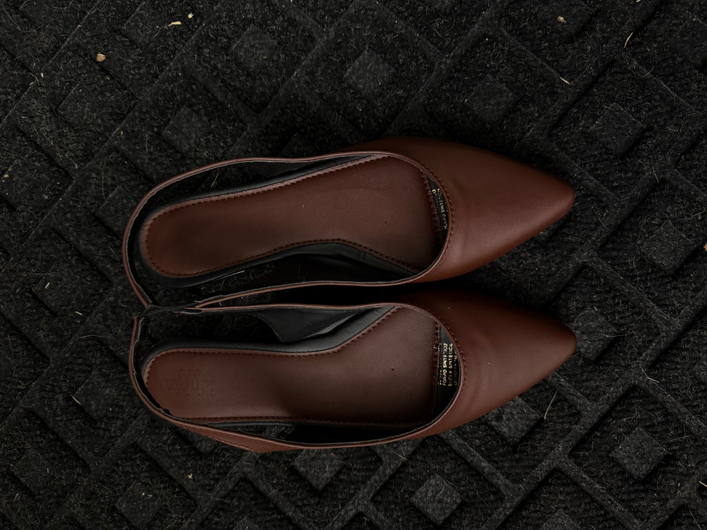 ROMA CHOCOLATE - Slingback de punta fina