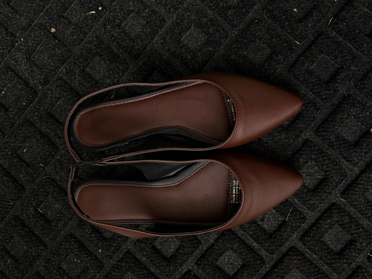 ROMA CHOCOLATE - Slingback de punta fina
