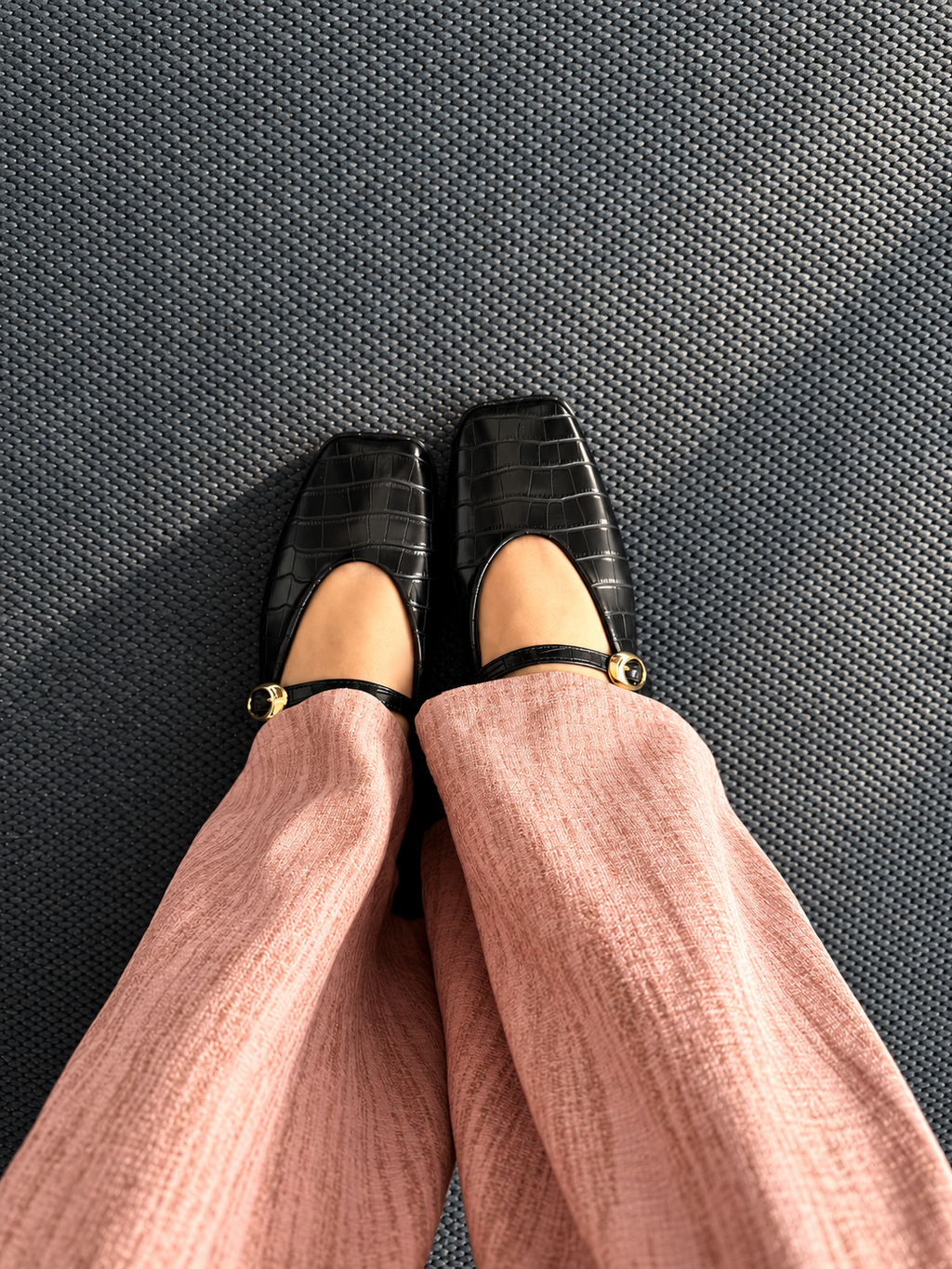EVA COCO MULE -  Flats Mary Jane Punta Cuadrada Textura cocodrilo negro